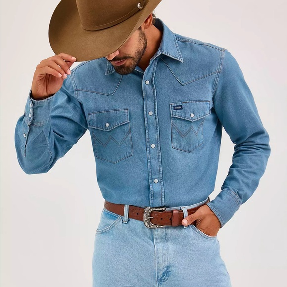 Wrangler Other - NWT Wrangler Men’s Light Blue Denim Shirt - Classic Western Style